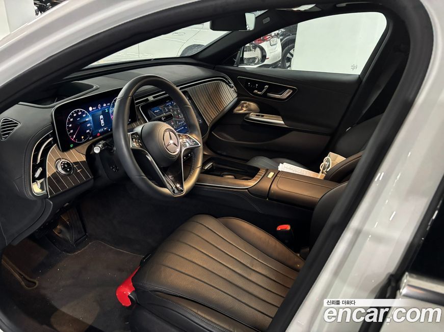 Mercedes-Benz E-Class 2025