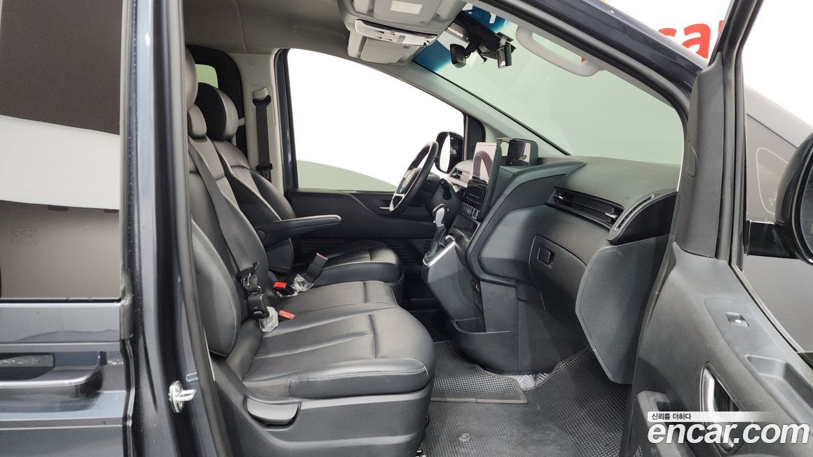 Hyundai Staria 2024