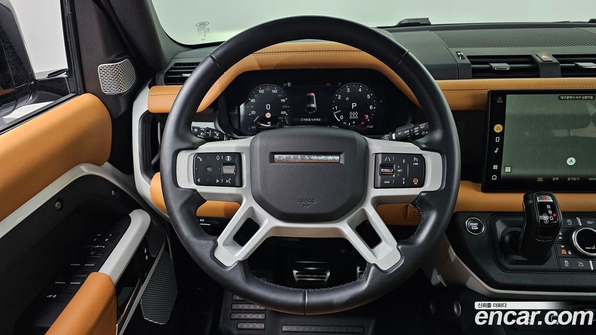 Land Rover Defender 2024