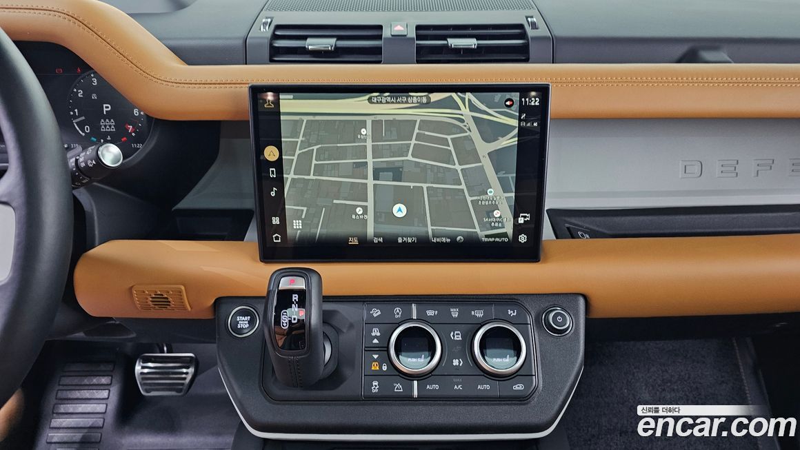 Land Rover Defender 2024