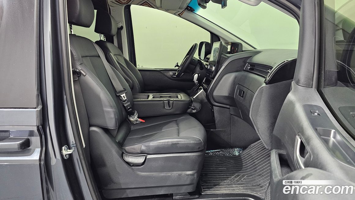 Hyundai Staria 2023