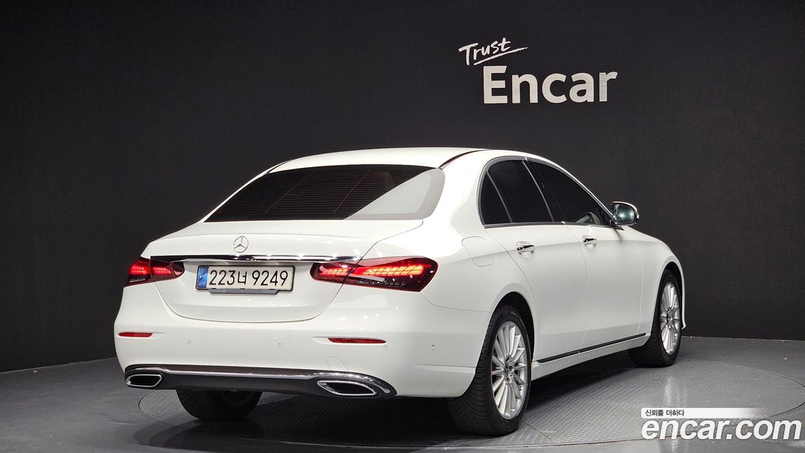 Mercedes-Benz E-Class 2021