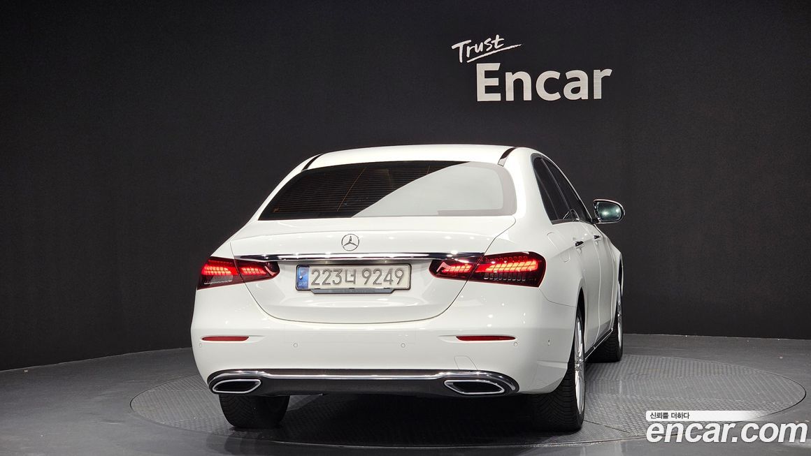 Mercedes-Benz E-Class 2021