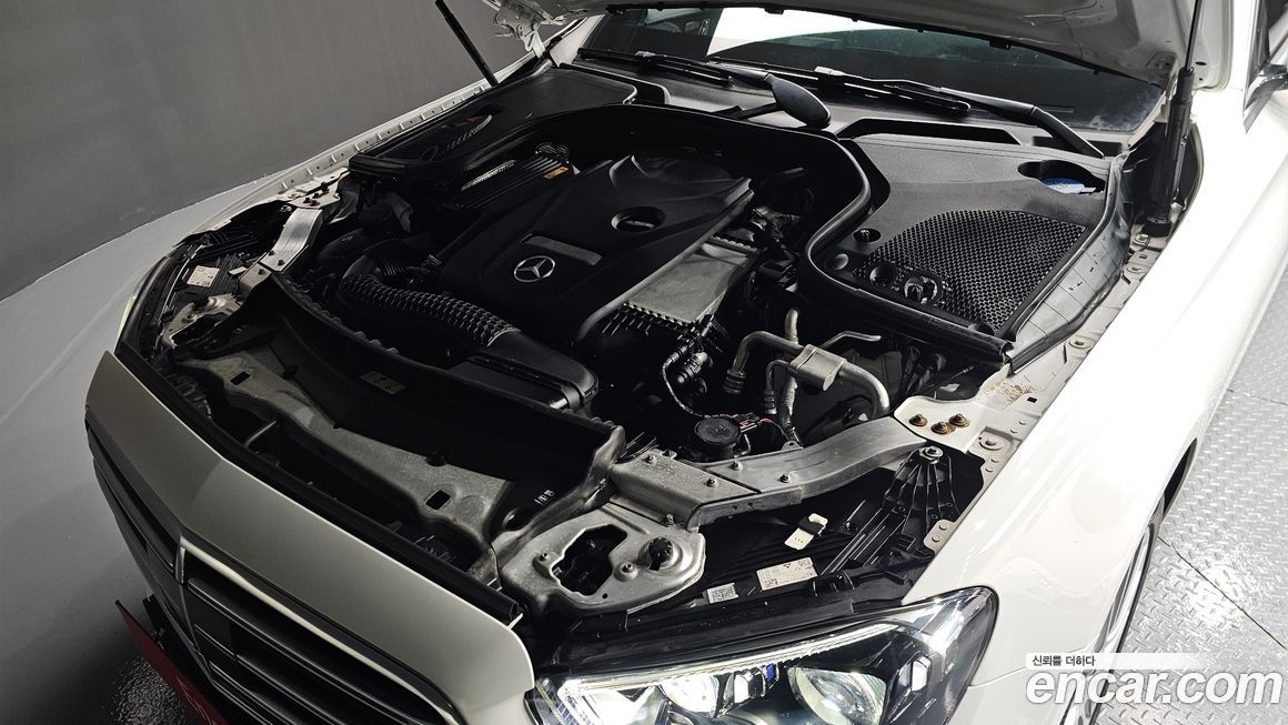 Mercedes-Benz E-Class 2021