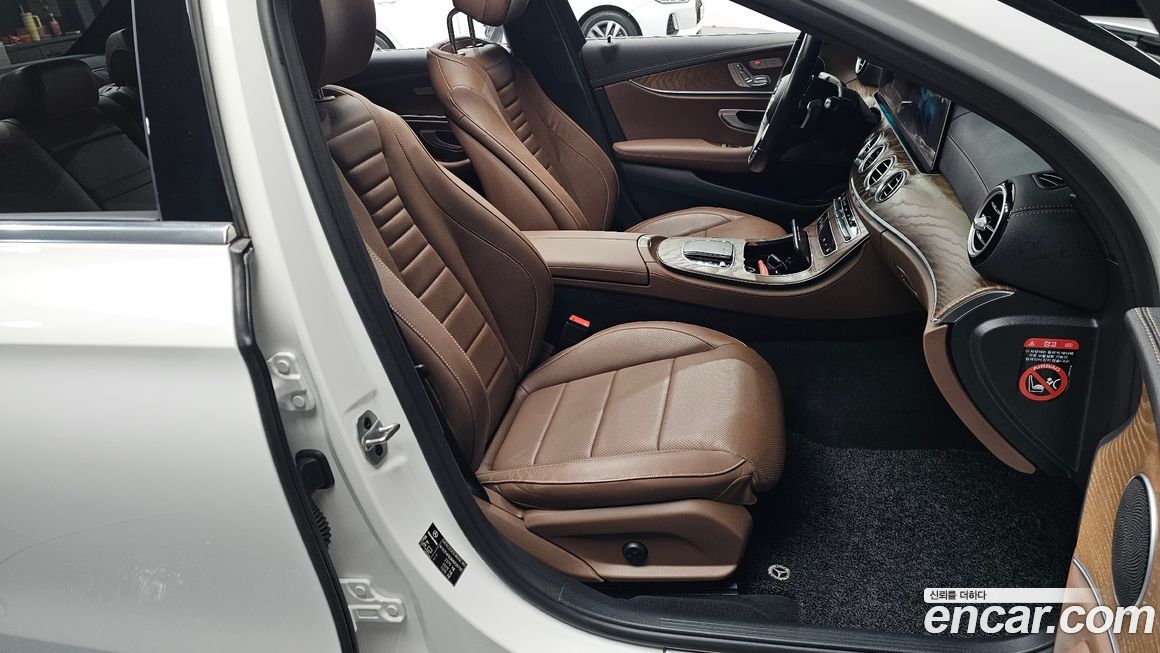 Mercedes-Benz E-Class 2021