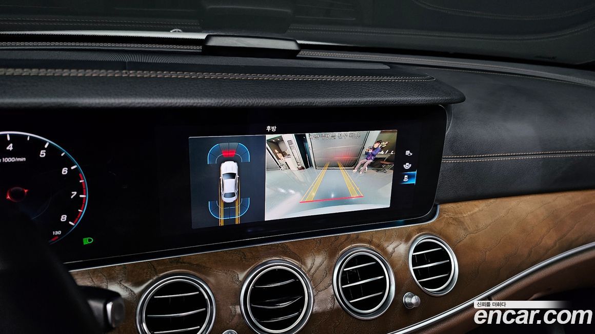 Mercedes-Benz E-Class 2021