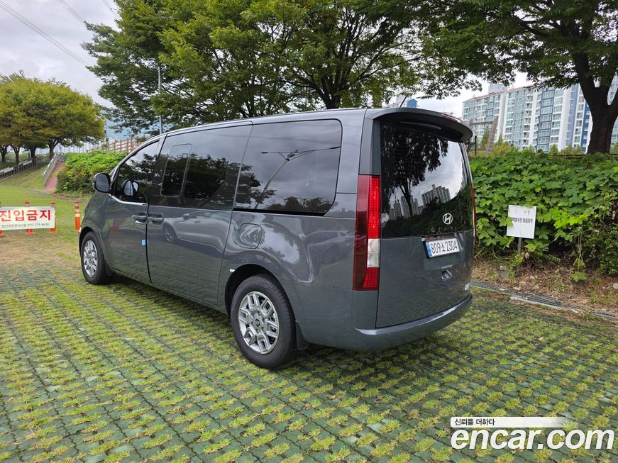 Hyundai Staria 2025