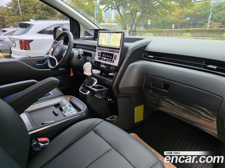 Hyundai Staria 2025