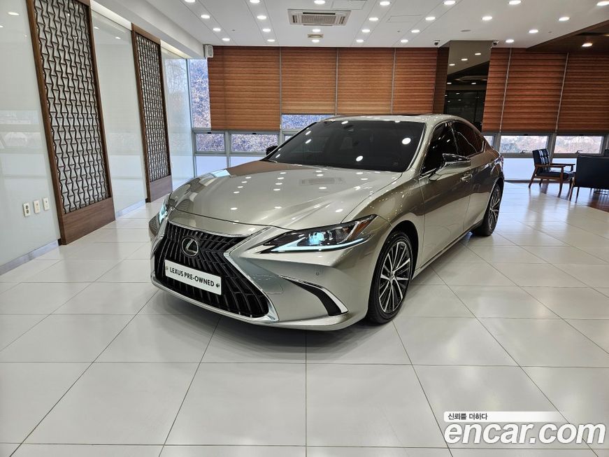 Lexus ES 2023