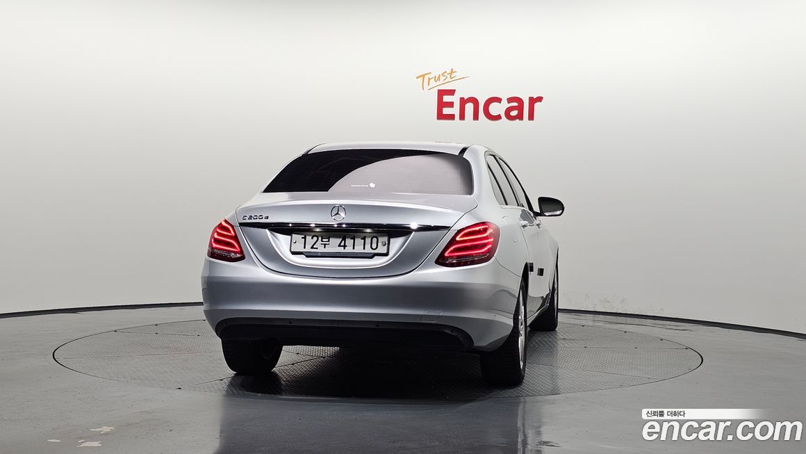 Mercedes-Benz C-Class 2018