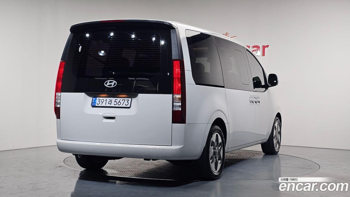 Hyundai Staria 2025