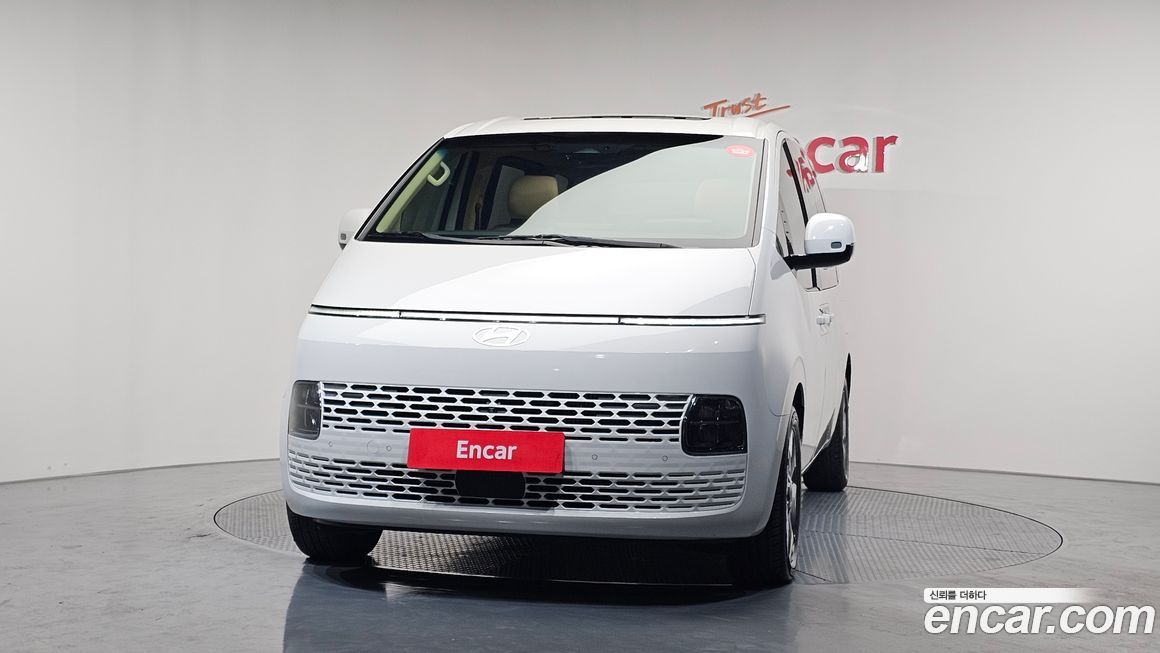 Hyundai Staria 2025