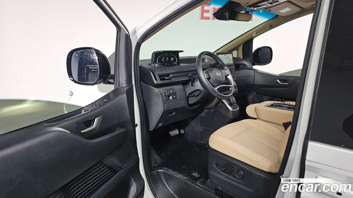 Hyundai Staria 2025