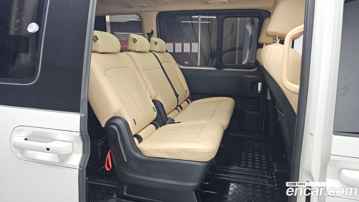 Hyundai Staria 2025