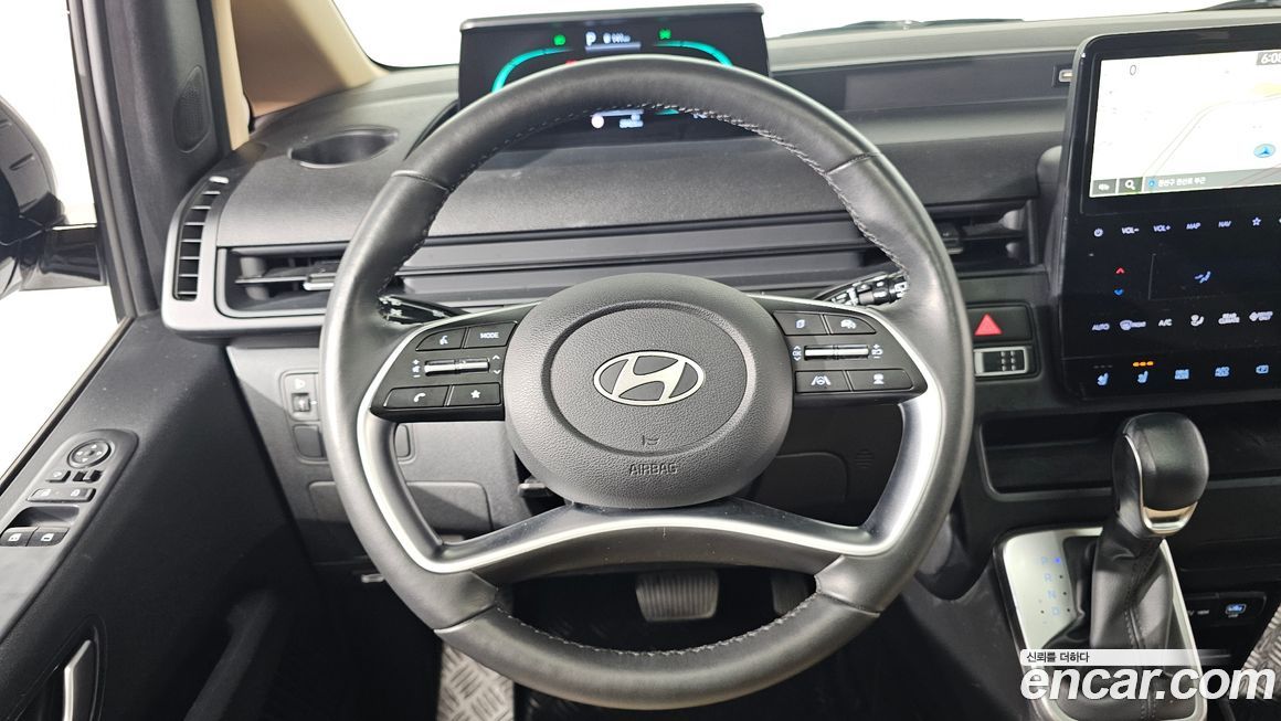 Hyundai Staria 2025
