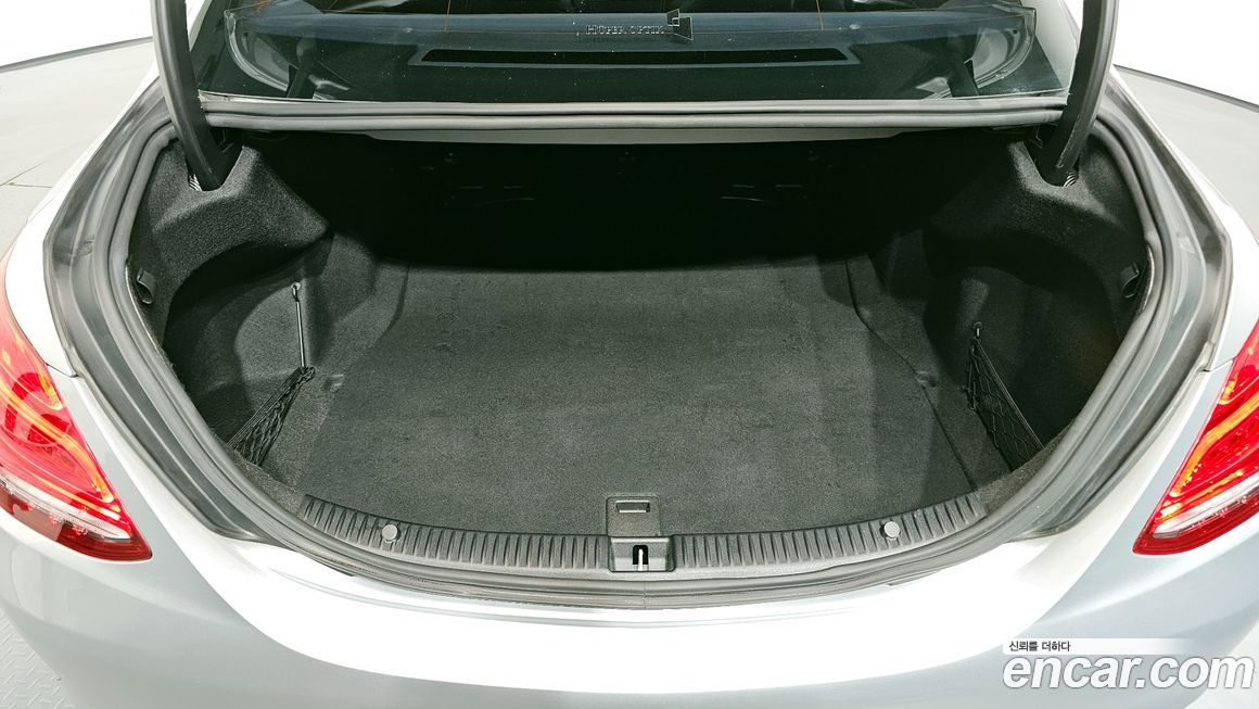 Mercedes-Benz C-Class 2018