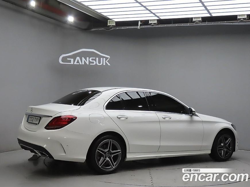 Mercedes-Benz C-Class 2021