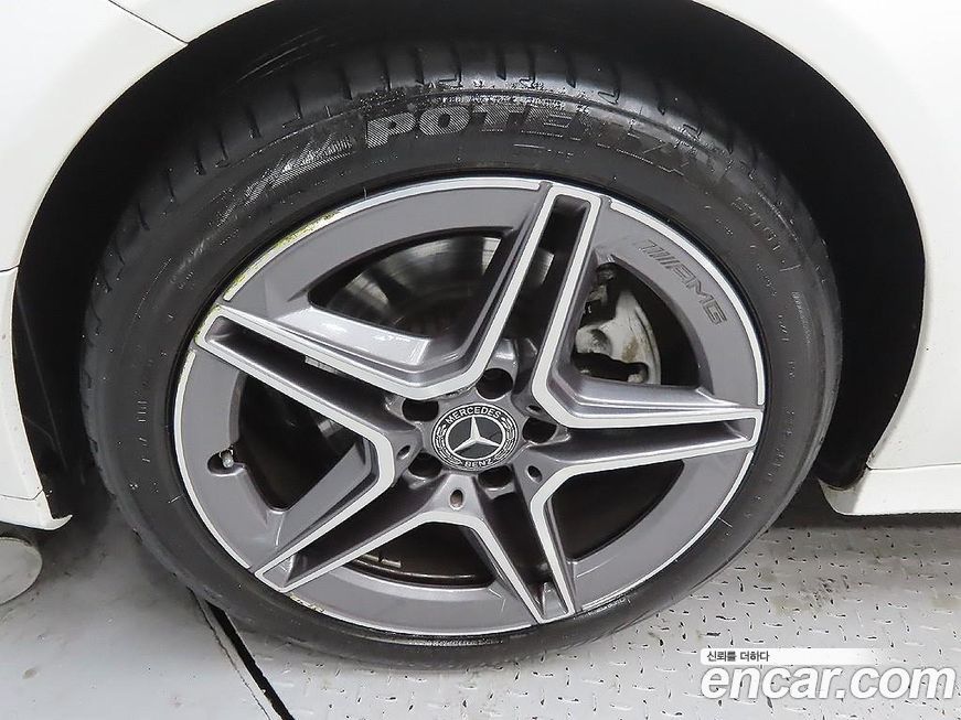 Mercedes-Benz C-Class 2021