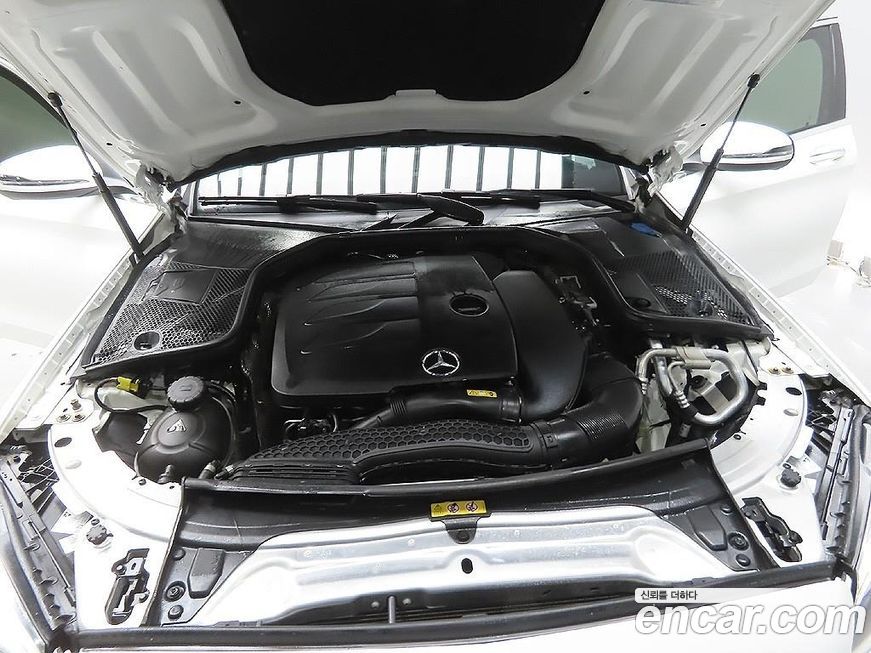 Mercedes-Benz C-Class 2021