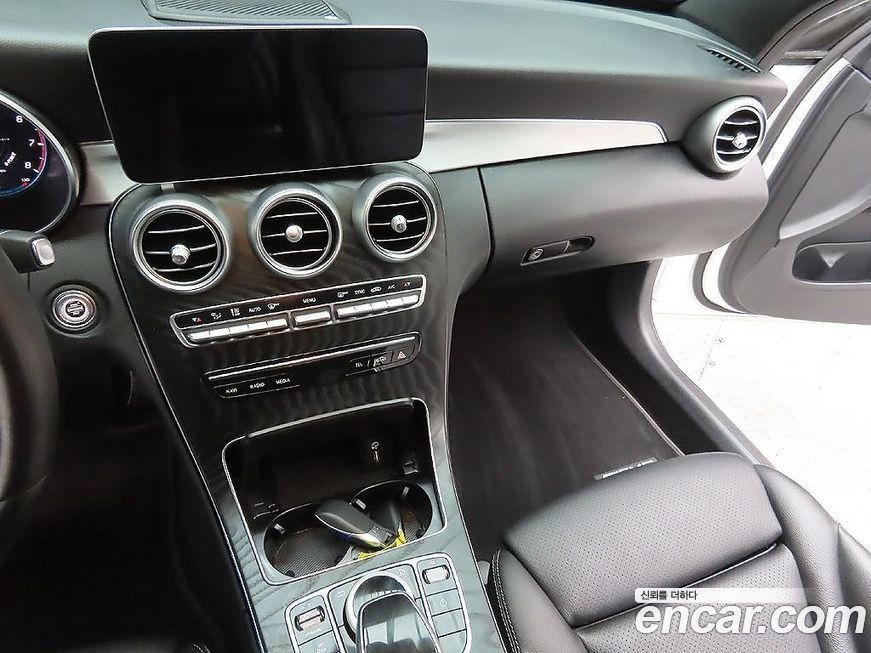 Mercedes-Benz C-Class 2021