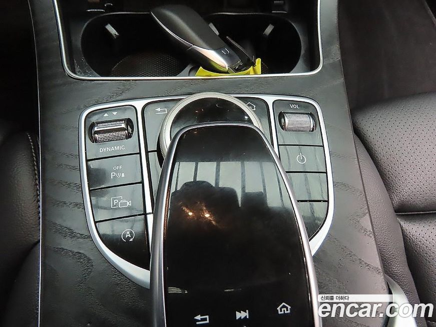 Mercedes-Benz C-Class 2021