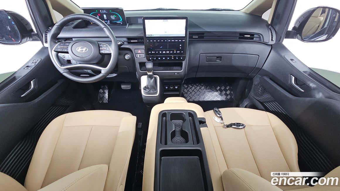 Hyundai Staria 2025