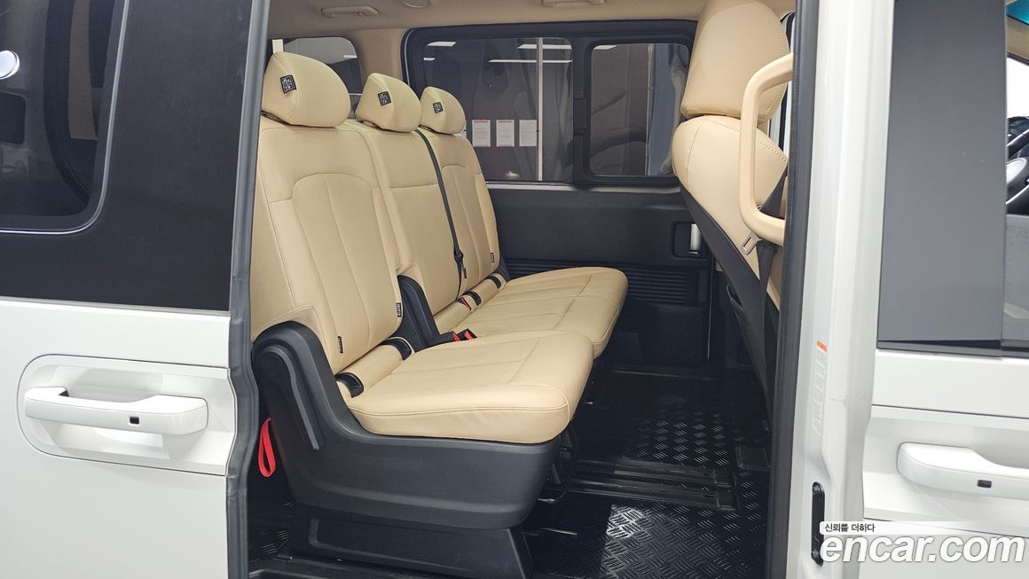 Hyundai Staria 2025