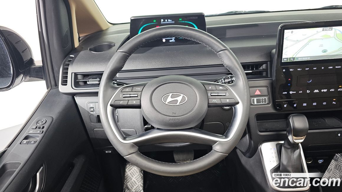 Hyundai Staria 2025