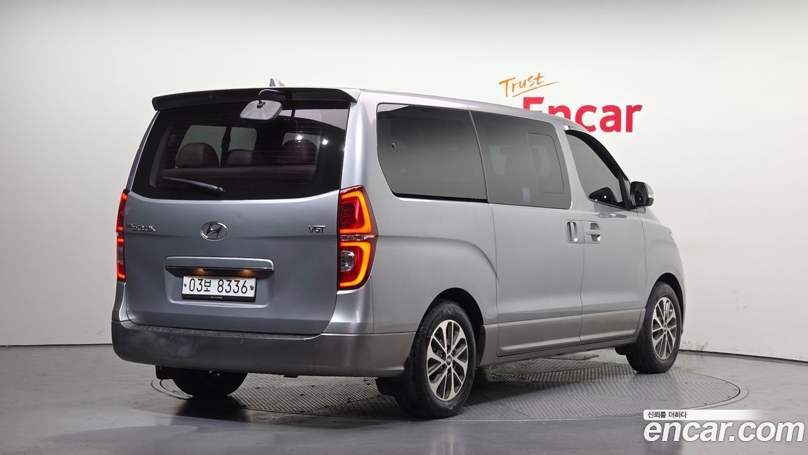 Hyundai Starex 2019