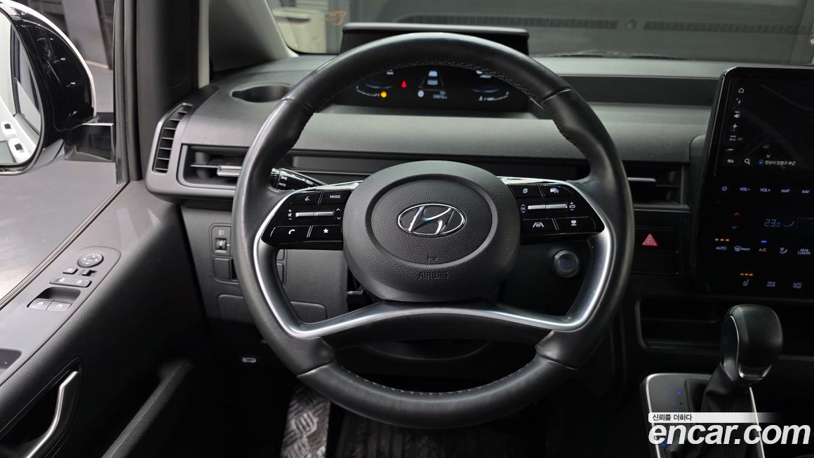 Hyundai Staria 2023