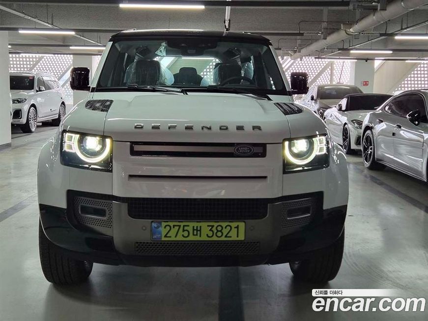 Land Rover Defender 2024