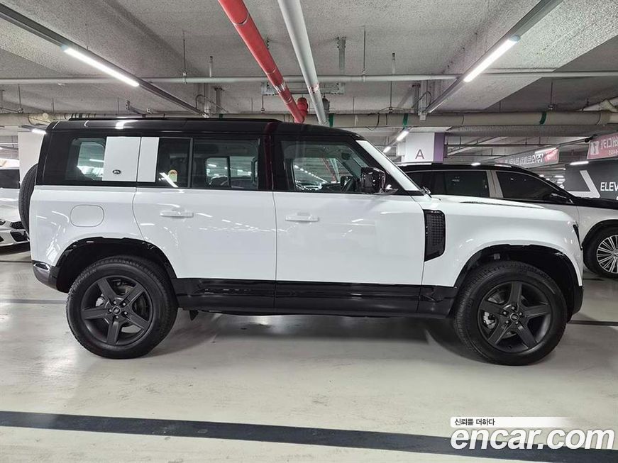 Land Rover Defender 2024