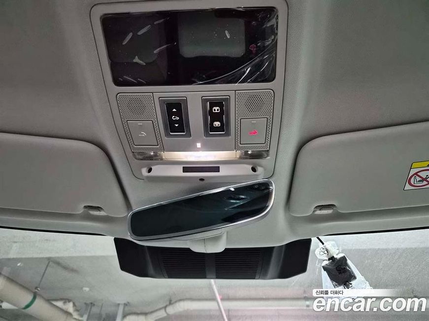 Land Rover Defender 2024