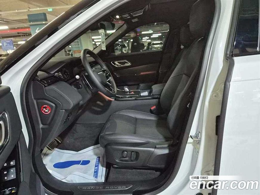 Land Rover Range Rover Velar 2025
