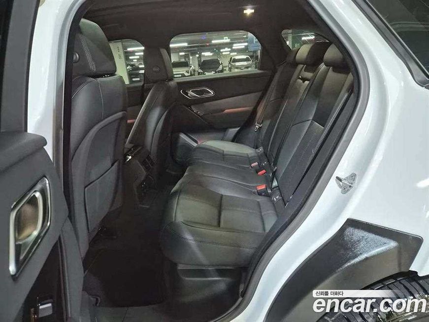 Land Rover Range Rover Velar 2025