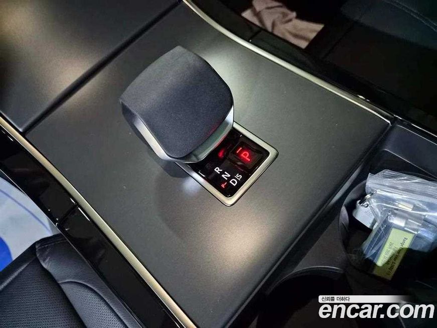 Land Rover Range Rover Velar 2025