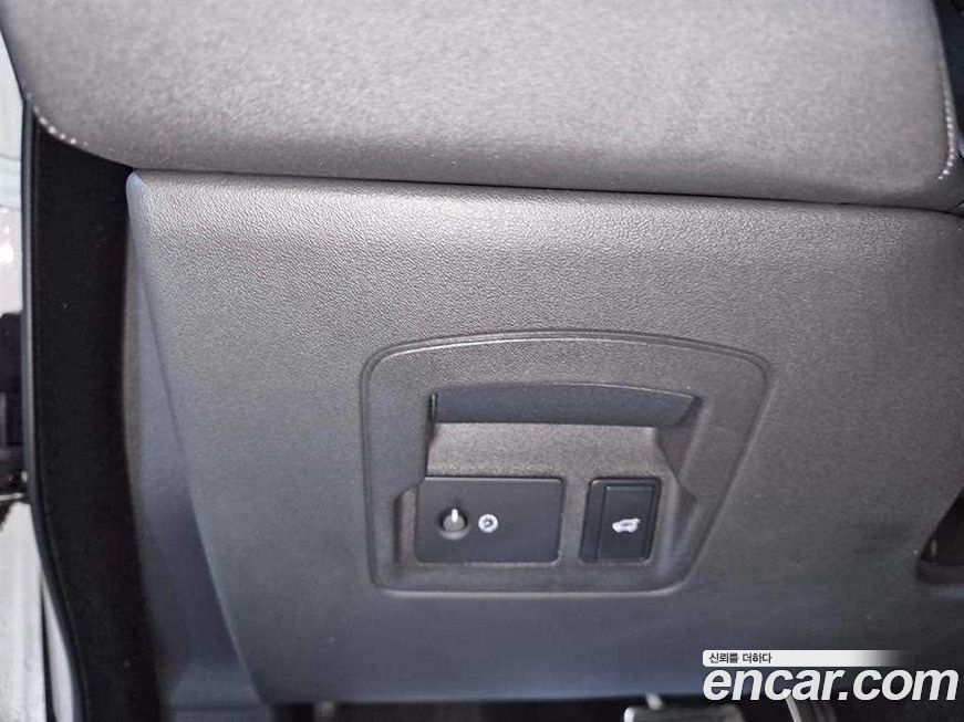 Land Rover Range Rover Velar 2025