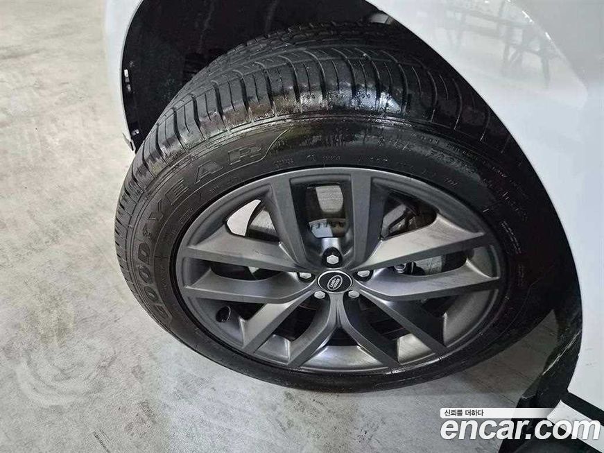 Land Rover Range Rover Velar 2025