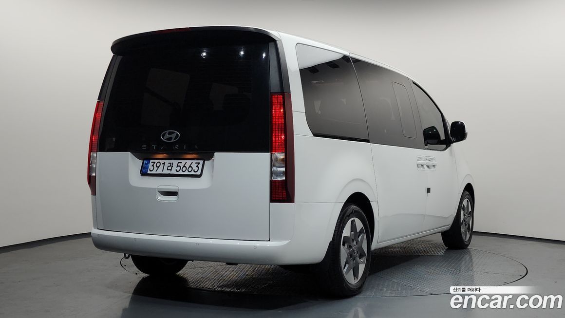 Hyundai Staria 2025