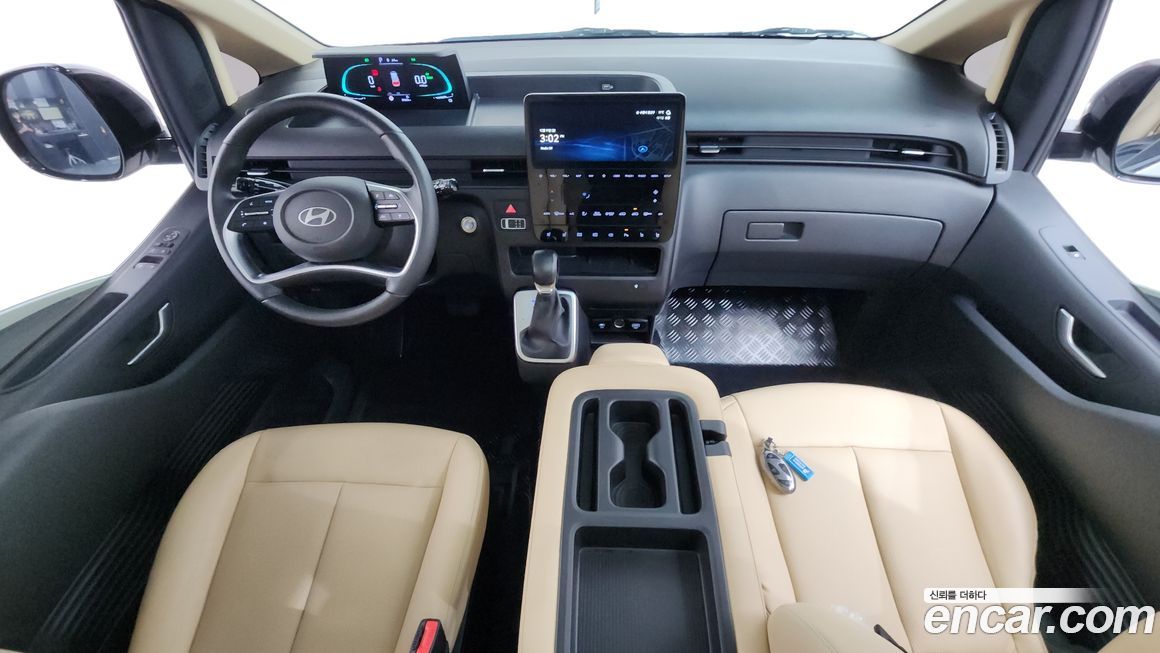 Hyundai Staria 2025