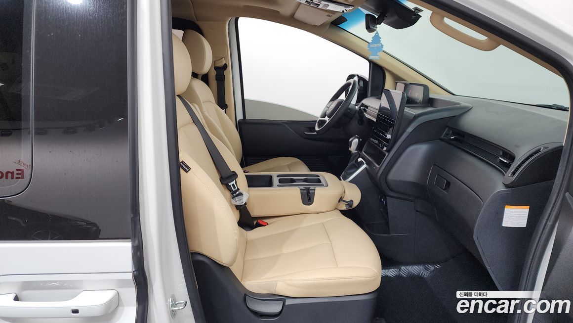 Hyundai Staria 2025
