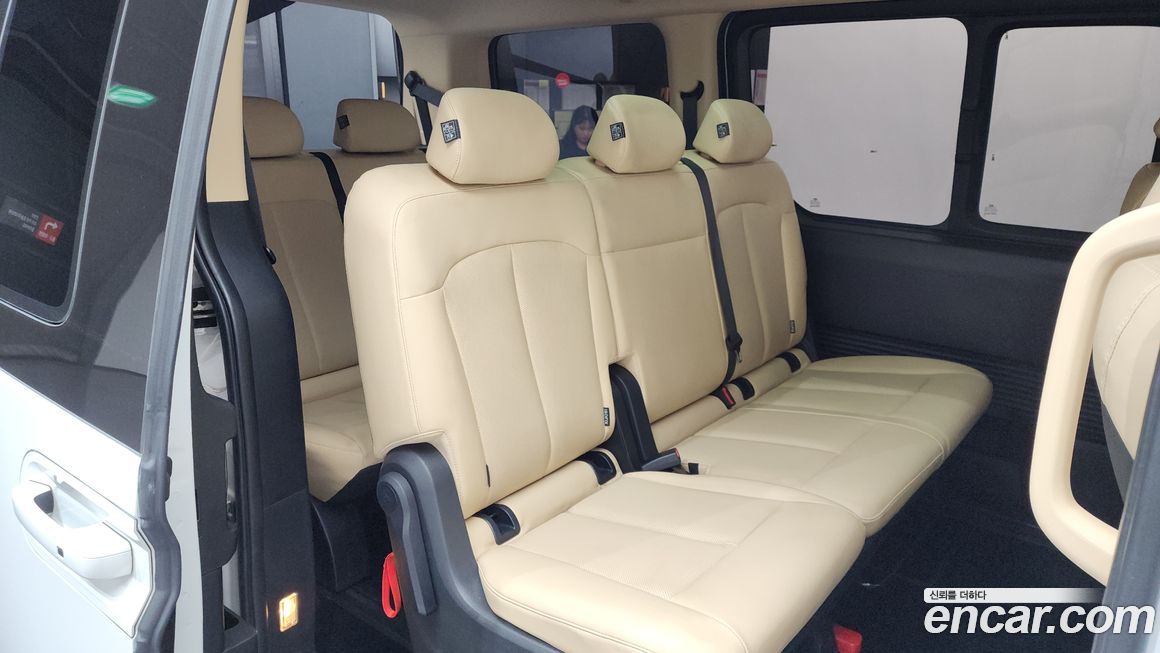 Hyundai Staria 2025