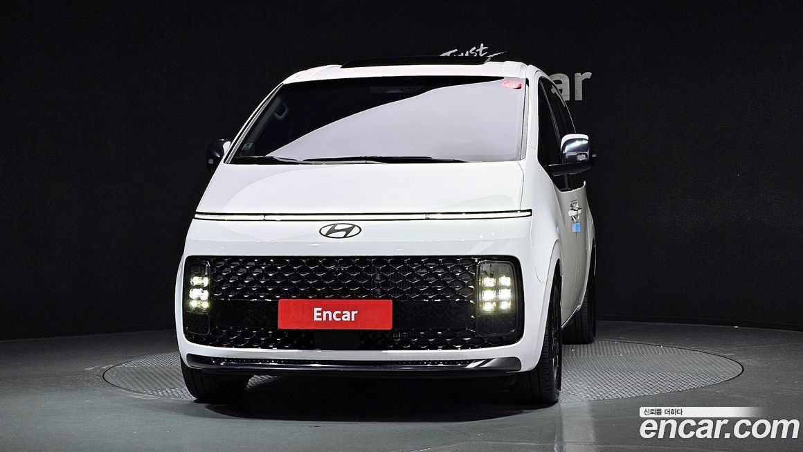 Hyundai Staria 2025