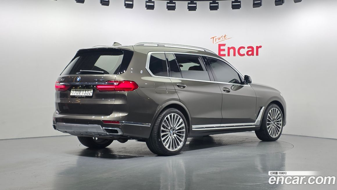 BMW X7 2021