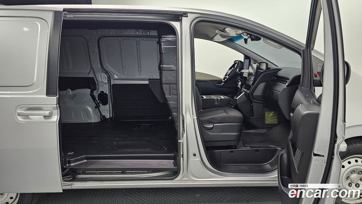 Hyundai Staria 2023