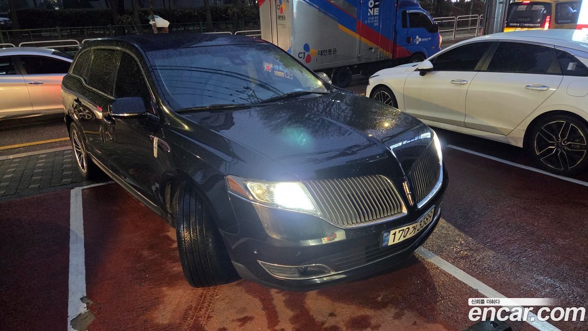 Lincoln MKT 2014