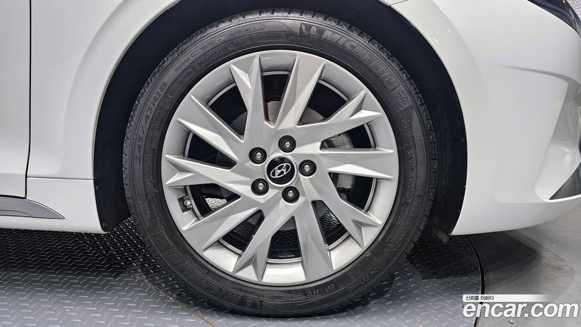 Hyundai Grandeur 2021