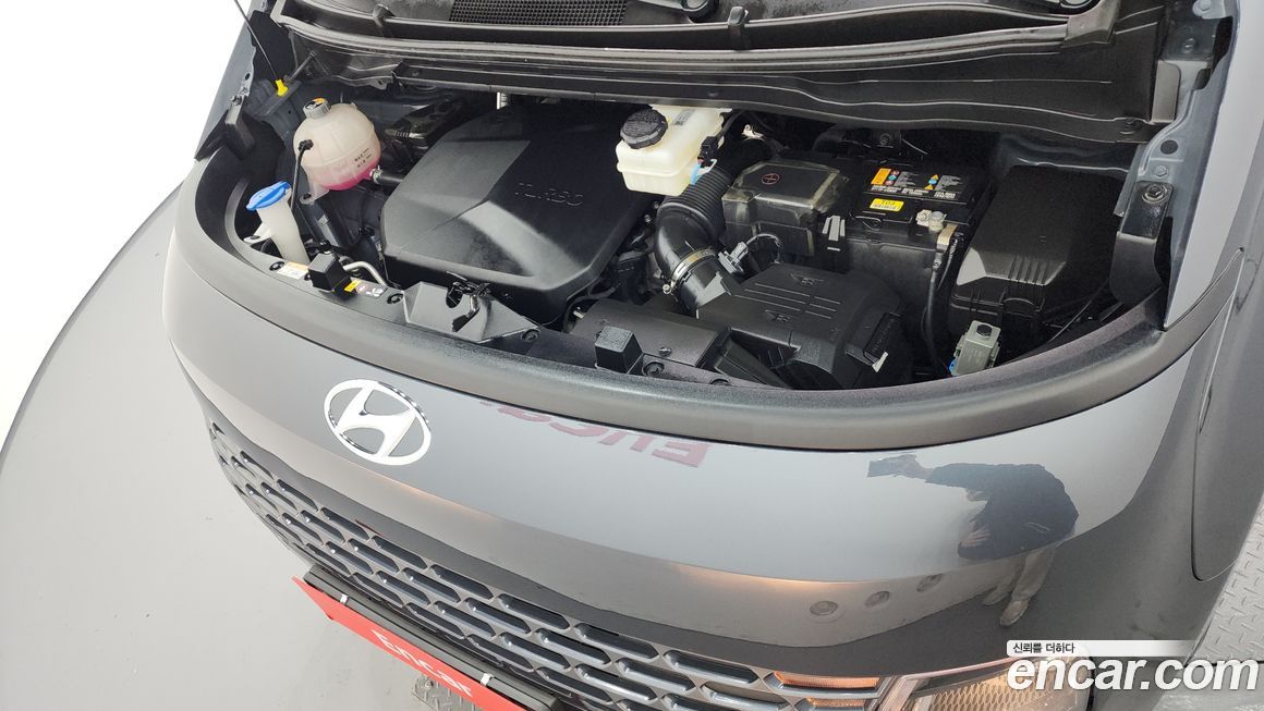 Hyundai Staria 2023