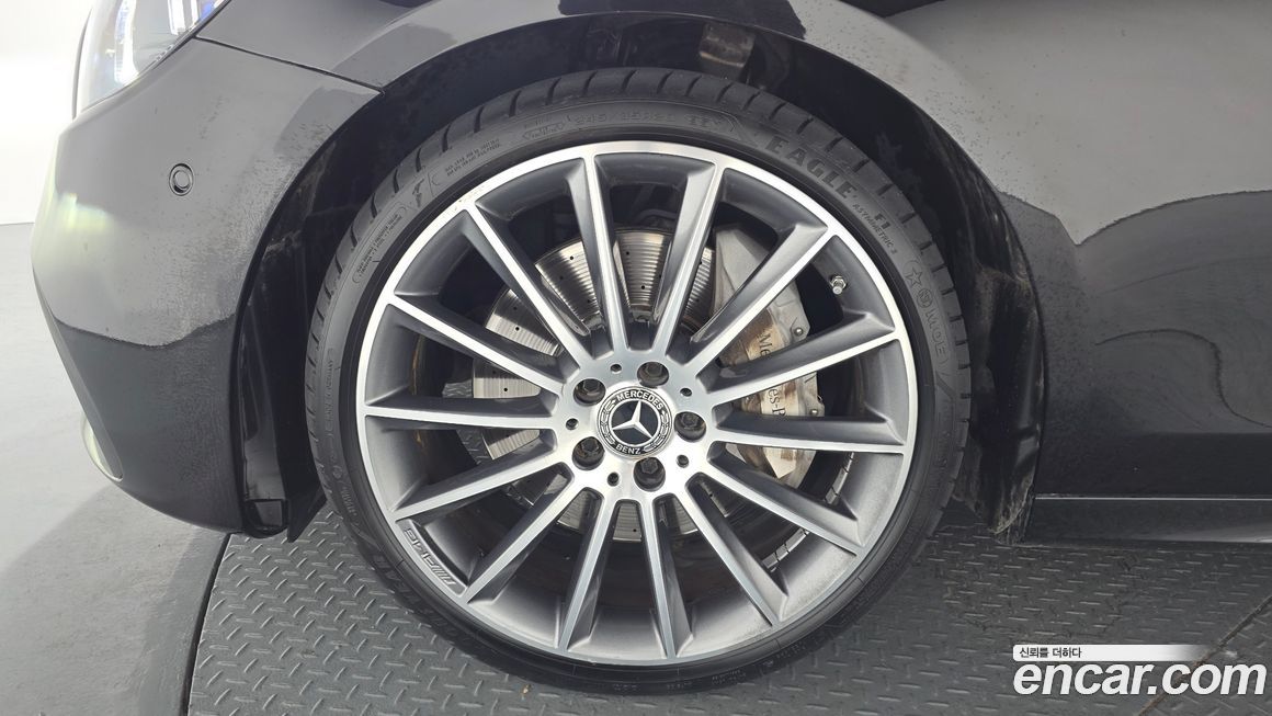 Mercedes-Benz E-Class 2021