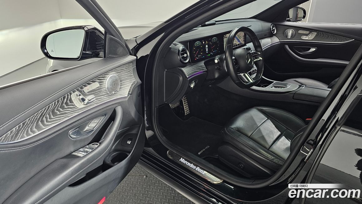 Mercedes-Benz E-Class 2021